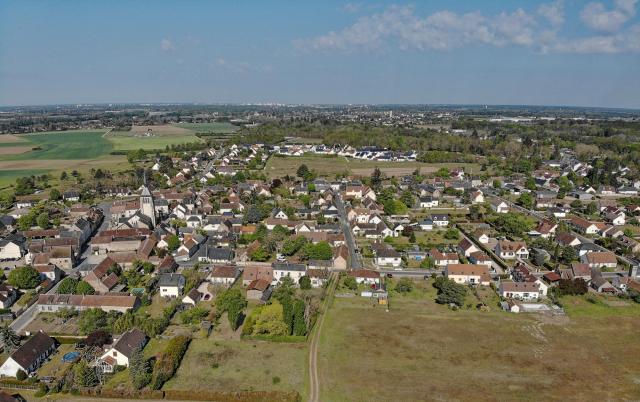 Bourg de Mardié, vue aérienne (mai 2021)
